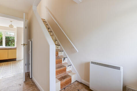 A21 - 3 Orchard View, Frogmore - 251014