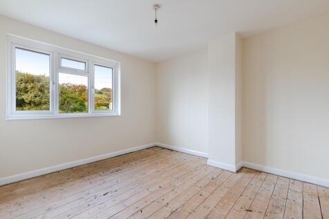 A18 - 3 Orchard View, Frogmore - 251014