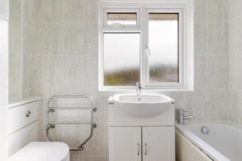 A22 - 3 Orchard View, Frogmore - 251014