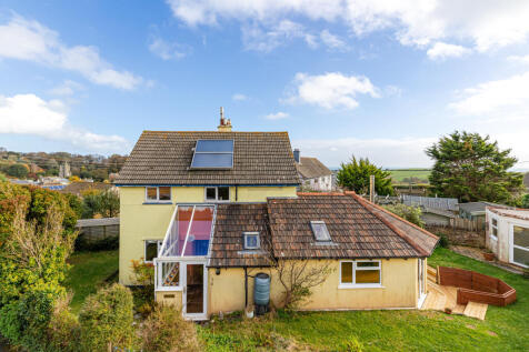 A02 - 4 Greenbanks, slapton - 251028