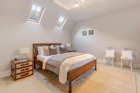 A24 - Lower East Farmhouse Easton - 251110