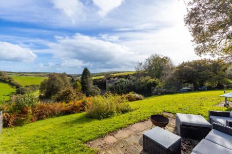 A12 - Bramble Lower Norton Barns East Allington - 