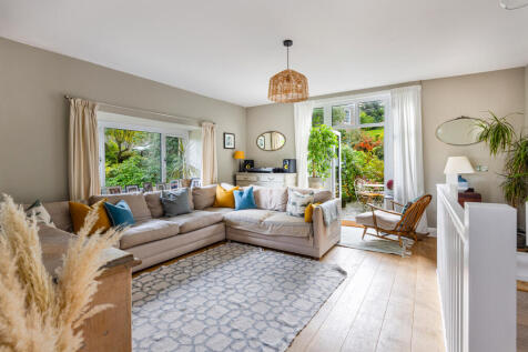 A18 - Bramble Lower Norton Barns East Allington - 