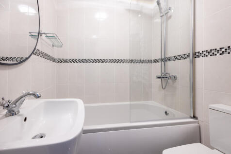 A28 - Bramble Lower Norton Barns East Allington - 