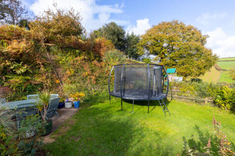 A11 - Bramble Lower Norton Barns East Allington - 