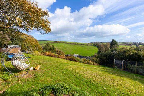 A14 - Bramble Lower Norton Barns East Allington - 