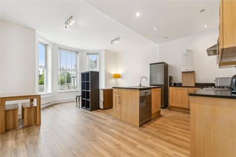 Living Room/Kitchen