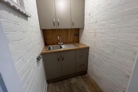 9 Kitchenette T202503041255.jpg
