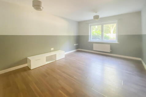 35 Torkildsen Way- Lounge T202503311131.jpg