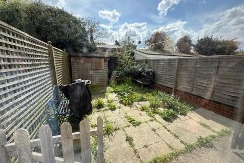 Rear Garden T202504301317.jpg