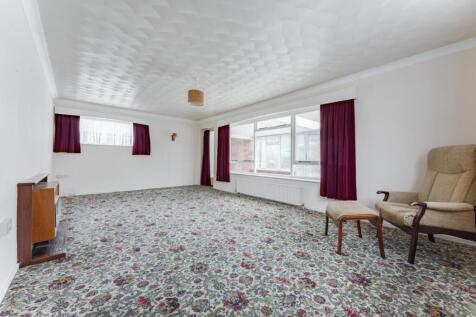 11-18 Bracken Ave Overstrand-11 T202503271018.jpg