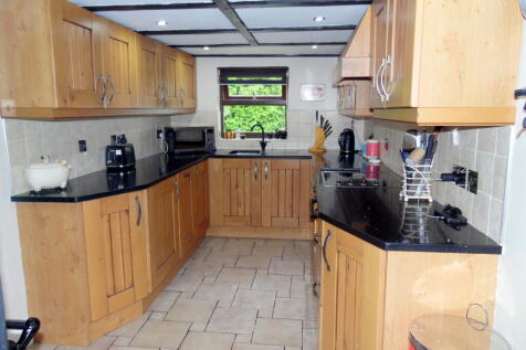 KITCHEN  4  T202505191646.jpg