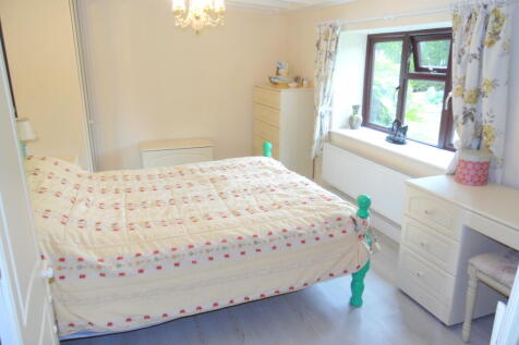 BEDROOM 1 T202505191646.jpg