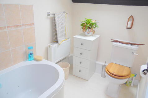 BATHROOM  1  T202505191646.jpg