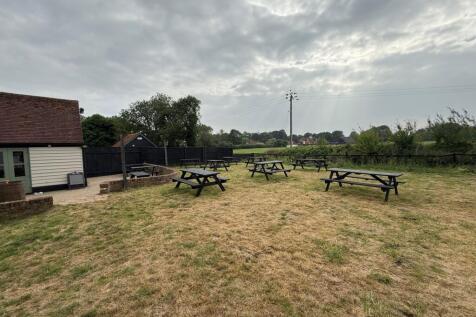 Rear Pub Garden T202508051703.jpg