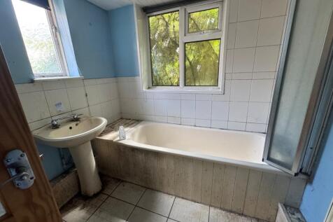 Bath T202508141605.jpg