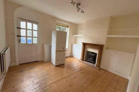 26 Esdelle Street - 250819 - Living Room - 3 T202508191321.jpeg