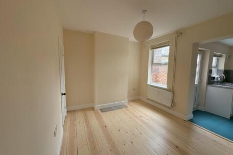 26 Esdelle Street - 250819 - Dining Room  T202508191320.jpeg