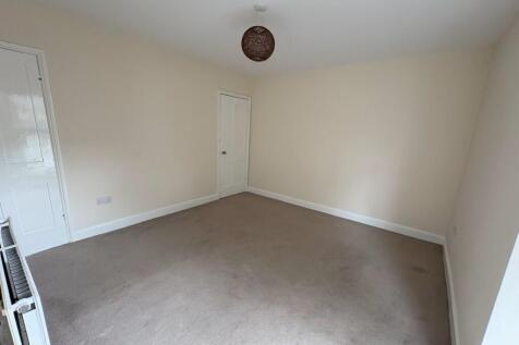 26 Esdelle Street - 250819 - Bedroom  Left Side Stairs  - 2 T202508191320.jpeg