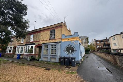 8718EE88-24FE-4A82-9742-E4C395C2DCBF Medium T202510211706.jpg