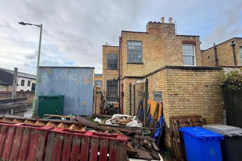 4 Rockingham Villas - External 3 Medium T202510211706.jpg