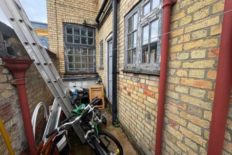 4 Rockingham Villas - External 4 Medium T202510211706.jpg