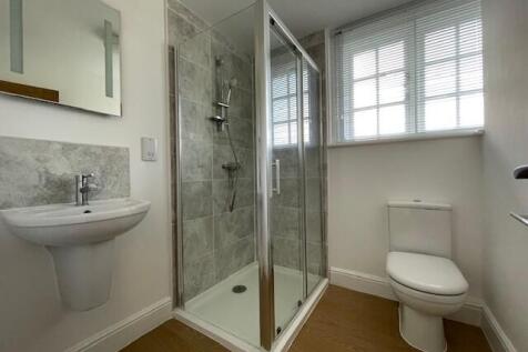 Main Shower Room T202511051242.jpg