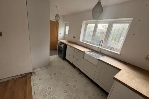 WhatsApp Image 2025-10-24 At 16.22.48 682f7c78 T202510271143.jpg