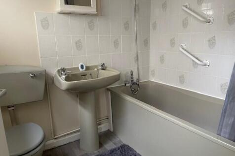 Bathroom T202511061501.jpg