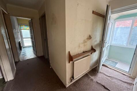 Internal 2 Medium T202511061138.jpg