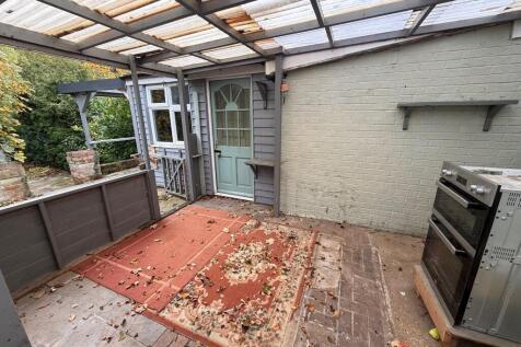 Outside 1 Medium T202511061138.jpg