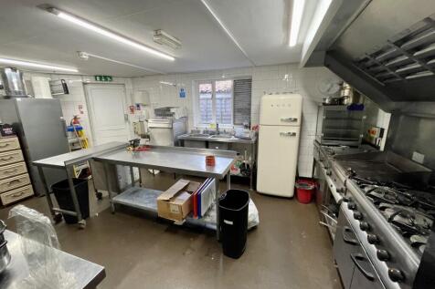 11 Medium T202511071134.jpg