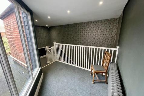 13 Medium T202511071134.jpg