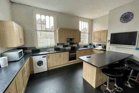 16 Medium T202511071134.jpg