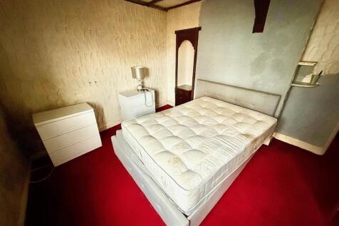 Bedroom 1 T202511111711.jpg