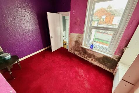 Bedroom 2 T202511111711.jpg