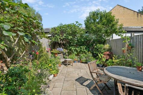 Fishers Lane, W4 - FOR SALE