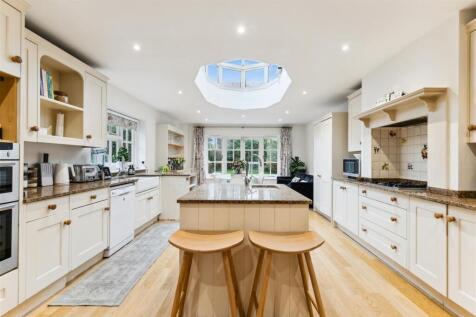Park Road, W4 - FOR SALE