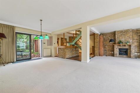 Grove Park Gardens, W4 - FOR SALE