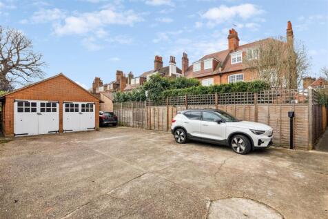 The Avenue, W4 - FOR SALE