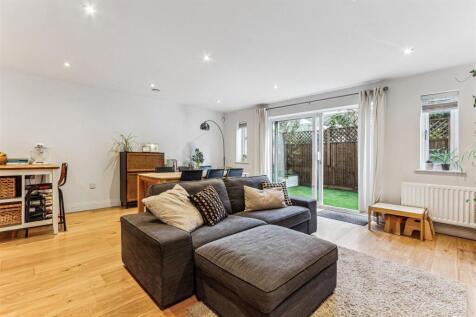 Argyle Court, W4 - FOR SALE