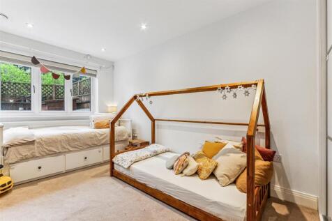 Argyle Court, W4 - FOR SALE