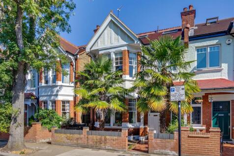 Alwyn Ave 31-18.jpg