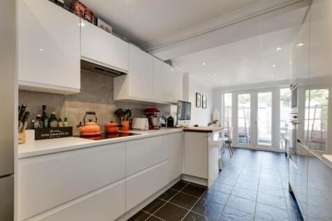 27 Binns Road-14.jpg