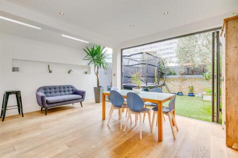 Ivy Crescent, W4 - TO LET