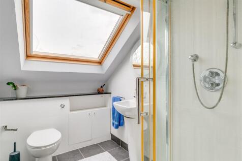 Ivy Crescent, W4 - TO LET