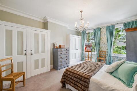 Park Road, W4 - FOR SALE