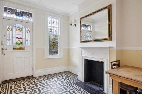 Hadley Gardens, W4 - FOR SALE