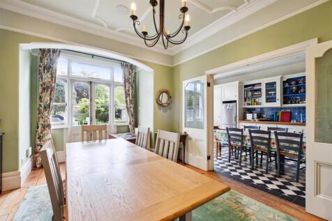 Hadley Gardens, W4 - FOR SALE