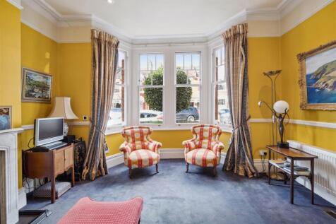 Hadley Gardens, W4 - FOR SALE